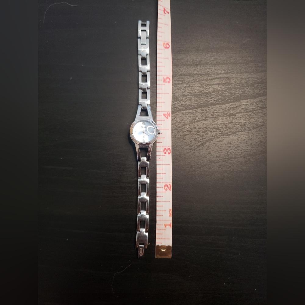 Fossil Silver Tone Bracelet Watch Women’s Minimalist Analog Watch - Picture 2 of 4